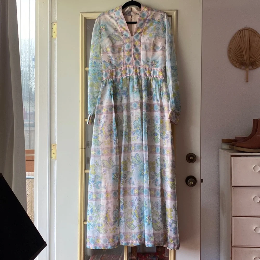 Vintage Sheer Occasion Gown - Picture 2 of 9